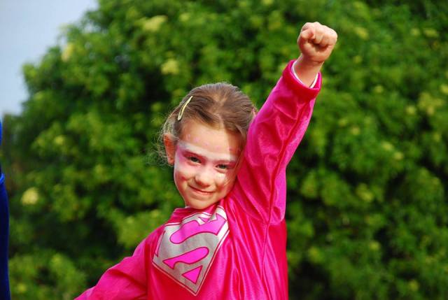 כמה מתיקות בילדה אחת. גיבורת העל שלי